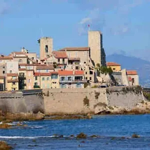 Meublé Proche Plages Et Vieille Antibes